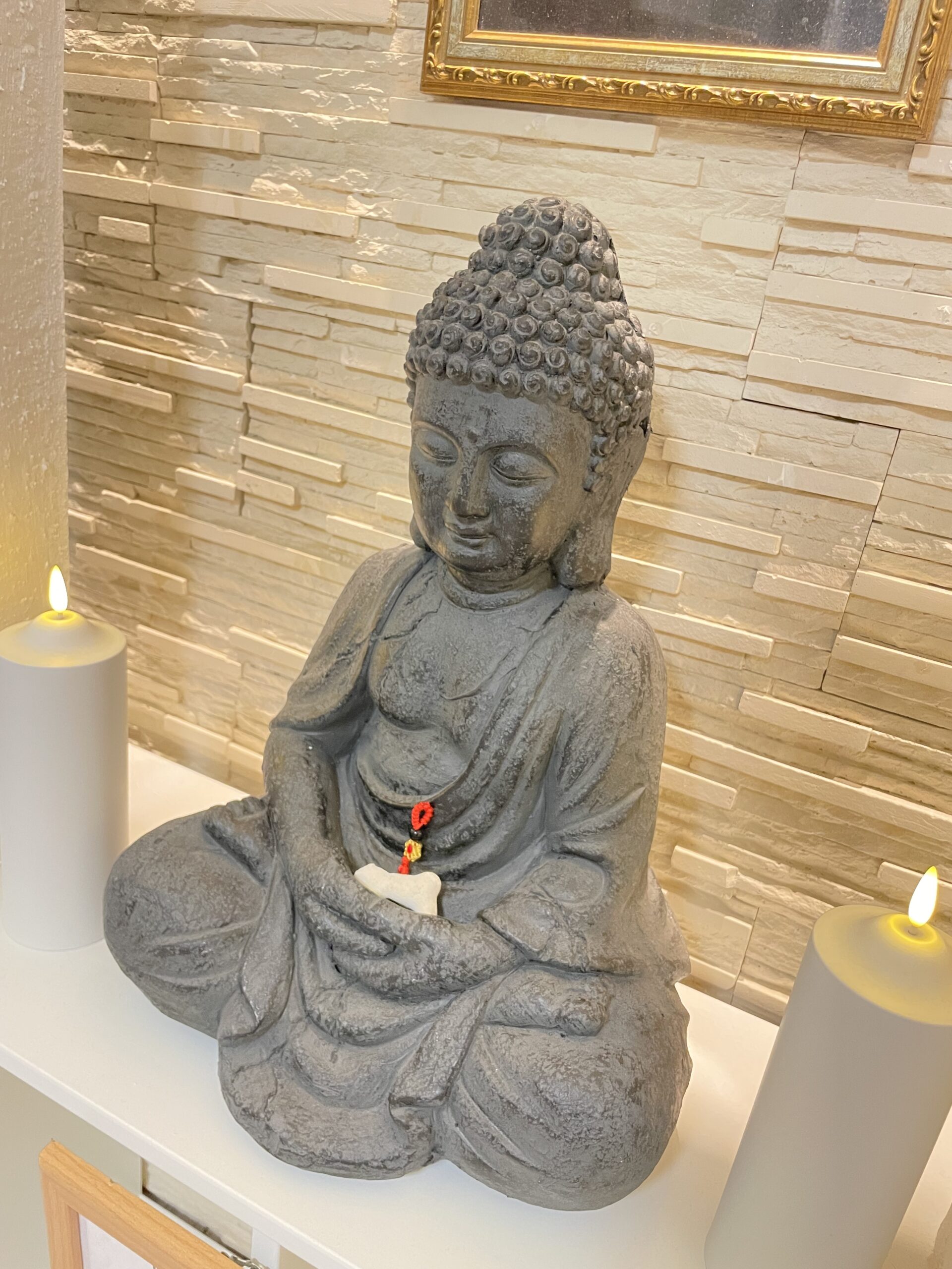 Buddha szobor a képzési térben
